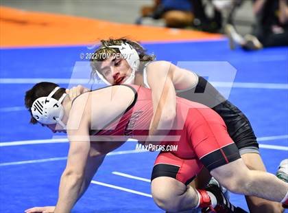 Thumbnail 3 in UIL State Championships - 5A 120lb Final photogallery.