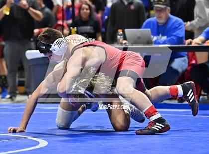 Thumbnail 2 in UIL State Championships - 5A 120lb Final photogallery.