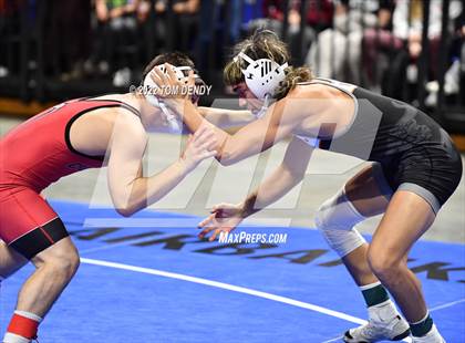 Thumbnail 1 in UIL State Championships - 5A 120lb Final photogallery.