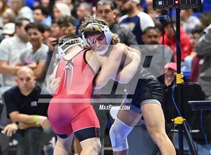 Thumbnail 2 in UIL State Championships - 5A 120lb Final photogallery.