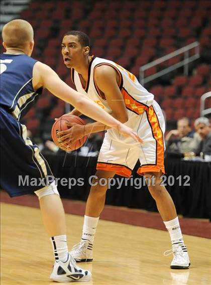 Thumbnail 2 in Desert Vista vs. Corona del Sol (AIA D1 Semifinals) photogallery.
