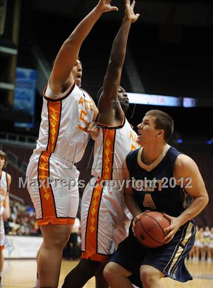 Thumbnail 1 in Desert Vista vs. Corona del Sol (AIA D1 Semifinals) photogallery.