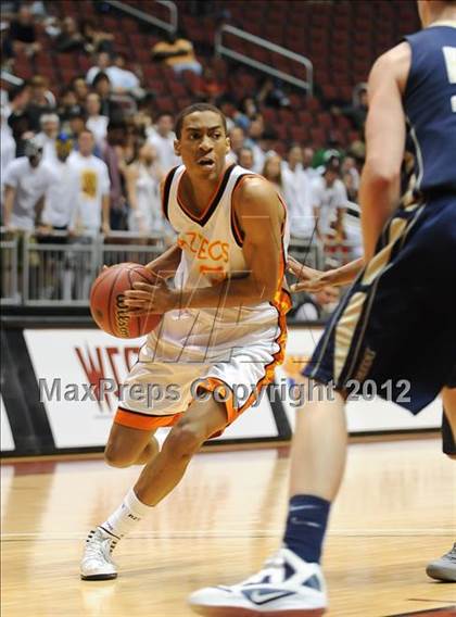 Thumbnail 2 in Desert Vista vs. Corona del Sol (AIA D1 Semifinals) photogallery.