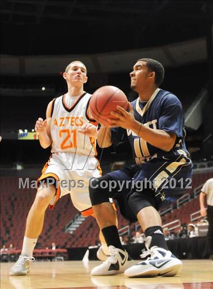 Thumbnail 2 in Desert Vista vs. Corona del Sol (AIA D1 Semifinals) photogallery.