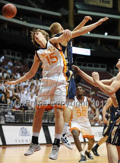 Thumbnail 3 in Desert Vista vs. Corona del Sol (AIA D1 Semifinals) photogallery.