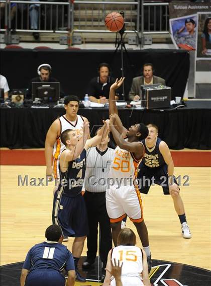 Thumbnail 2 in Desert Vista vs. Corona del Sol (AIA D1 Semifinals) photogallery.