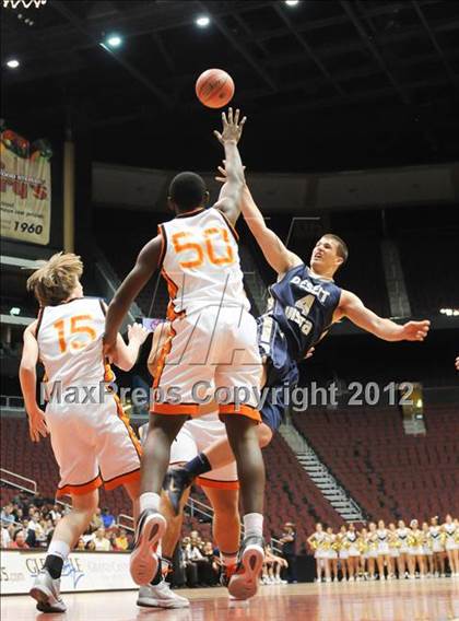 Thumbnail 1 in Desert Vista vs. Corona del Sol (AIA D1 Semifinals) photogallery.