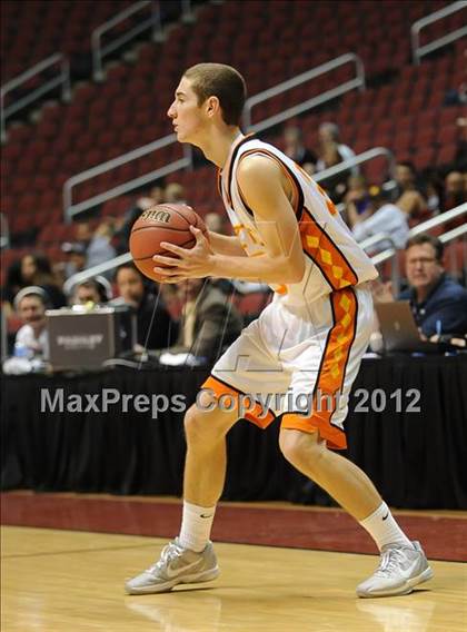 Thumbnail 3 in Desert Vista vs. Corona del Sol (AIA D1 Semifinals) photogallery.
