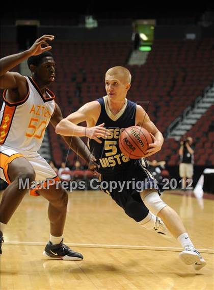 Thumbnail 1 in Desert Vista vs. Corona del Sol (AIA D1 Semifinals) photogallery.