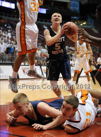 Thumbnail 3 in Desert Vista vs. Corona del Sol (AIA D1 Semifinals) photogallery.