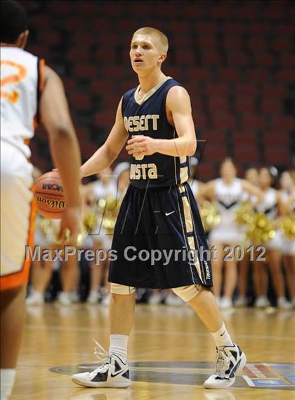 Thumbnail 3 in Desert Vista vs. Corona del Sol (AIA D1 Semifinals) photogallery.