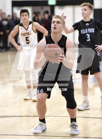 Thumbnail 3 in Villa Park @ Foothill photogallery.