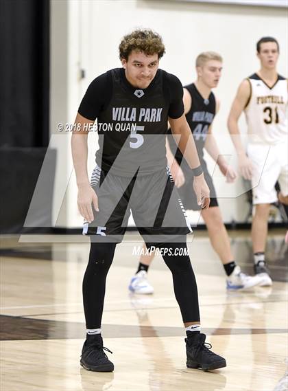 Thumbnail 1 in Villa Park @ Foothill photogallery.