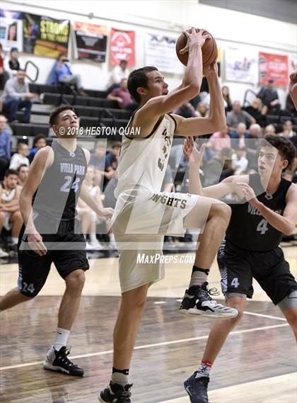 Thumbnail 1 in Villa Park @ Foothill photogallery.