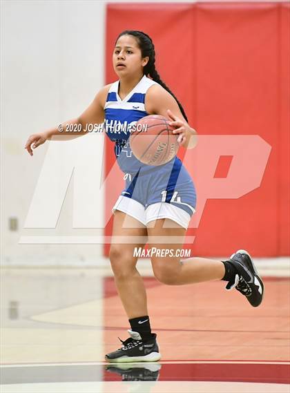 Thumbnail 3 in Chino vs. Ontario Christian photogallery.