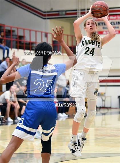 Thumbnail 2 in Chino vs. Ontario Christian photogallery.