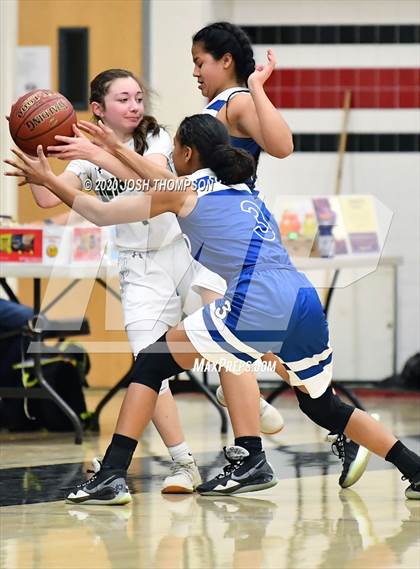 Thumbnail 3 in Chino vs. Ontario Christian photogallery.
