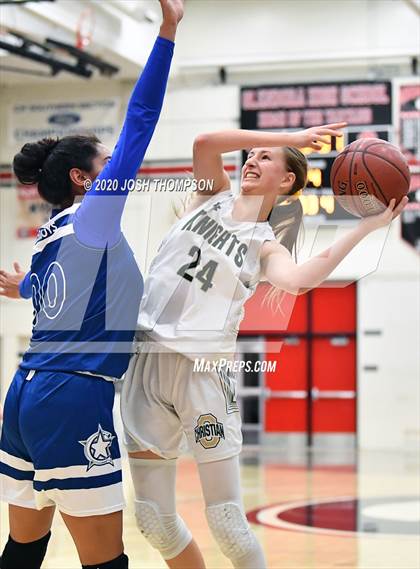 Thumbnail 2 in Chino vs. Ontario Christian photogallery.