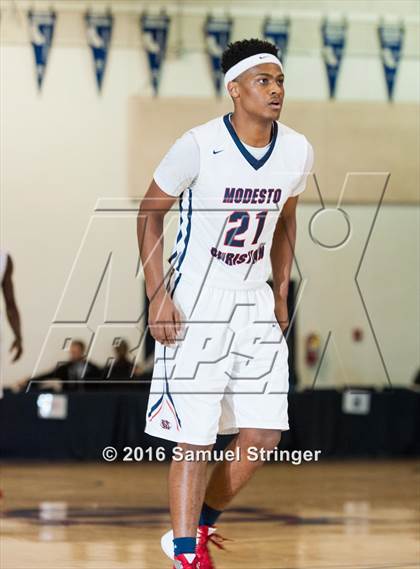 Thumbnail 2 in Modesto Christian vs. Turlock (Modesto Christian Holiday Hoops Classic) photogallery.