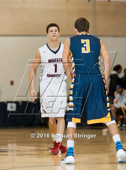 Thumbnail 3 in Modesto Christian vs. Turlock (Modesto Christian Holiday Hoops Classic) photogallery.