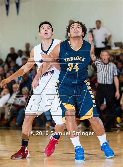 Thumbnail 1 in Modesto Christian vs. Turlock (Modesto Christian Holiday Hoops Classic) photogallery.