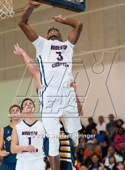 Thumbnail 2 in Modesto Christian vs. Turlock (Modesto Christian Holiday Hoops Classic) photogallery.