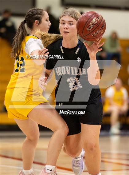 Thumbnail 2 in Oroville vs Paradise (Lady Falcon Tournament) photogallery.