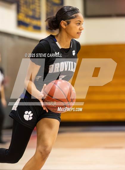 Thumbnail 2 in Oroville vs Paradise (Lady Falcon Tournament) photogallery.