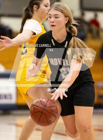 Thumbnail 2 in Oroville vs Paradise (Lady Falcon Tournament) photogallery.