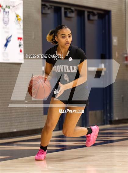Thumbnail 2 in Oroville vs Paradise (Lady Falcon Tournament) photogallery.