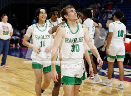 Thumbnail 3 in Tatum vs. Columbus (UIL Basketball 3A D1 Final) photogallery.