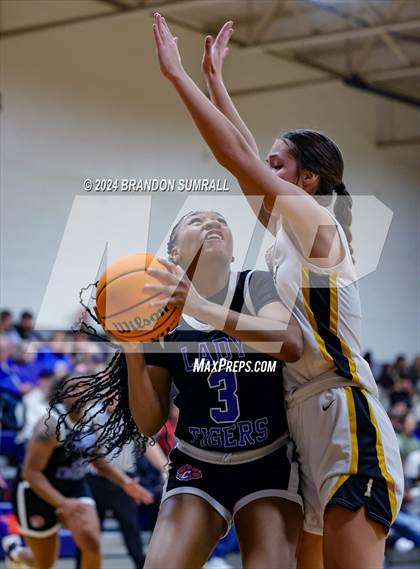 Thumbnail 3 in Chilton County vs Isabella (Chilton County Tournament) photogallery.