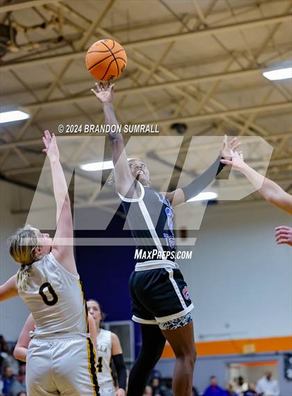 Thumbnail 2 in Chilton County vs Isabella (Chilton County Tournament) photogallery.