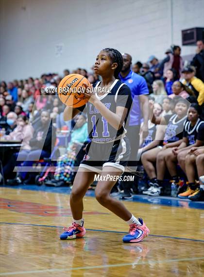 Thumbnail 3 in Chilton County vs Isabella (Chilton County Tournament) photogallery.