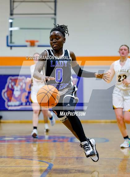 Thumbnail 2 in Chilton County vs Isabella (Chilton County Tournament) photogallery.