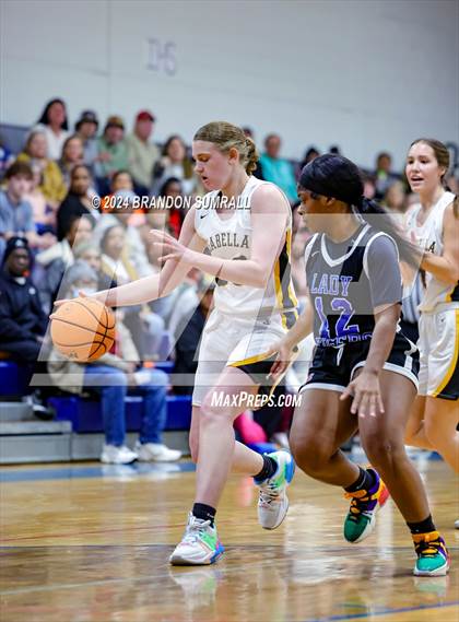 Thumbnail 2 in Chilton County vs Isabella (Chilton County Tournament) photogallery.