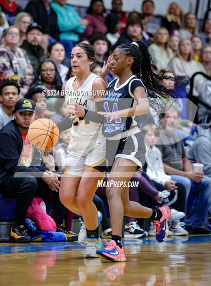 Thumbnail 3 in Chilton County vs Isabella (Chilton County Tournament) photogallery.
