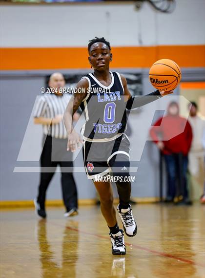 Thumbnail 3 in Chilton County vs Isabella (Chilton County Tournament) photogallery.