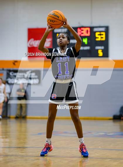 Thumbnail 2 in Chilton County vs Isabella (Chilton County Tournament) photogallery.