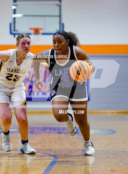 Thumbnail 2 in Chilton County vs Isabella (Chilton County Tournament) photogallery.