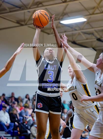 Thumbnail 3 in Chilton County vs Isabella (Chilton County Tournament) photogallery.