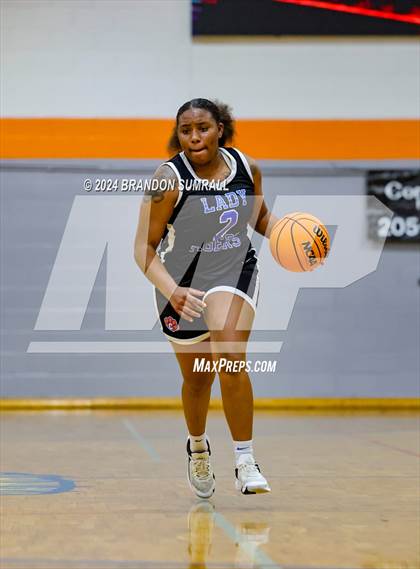 Thumbnail 3 in Chilton County vs Isabella (Chilton County Tournament) photogallery.