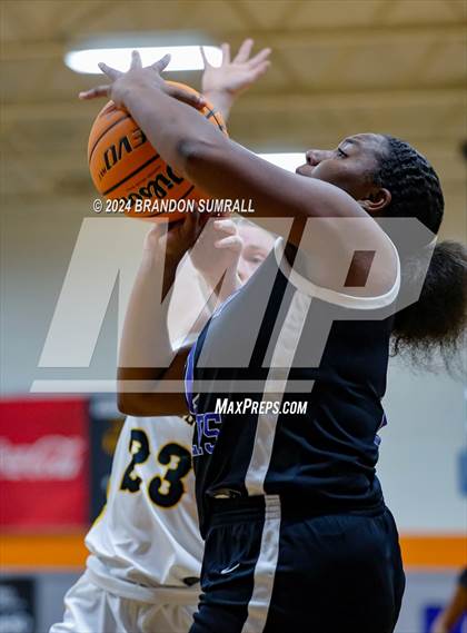 Thumbnail 2 in Chilton County vs Isabella (Chilton County Tournament) photogallery.