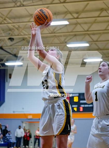 Thumbnail 3 in Chilton County vs Isabella (Chilton County Tournament) photogallery.