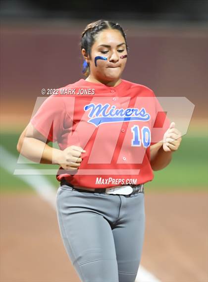 Thumbnail 2 in San Manuel vs. Superior (AIA 1A Final) photogallery.