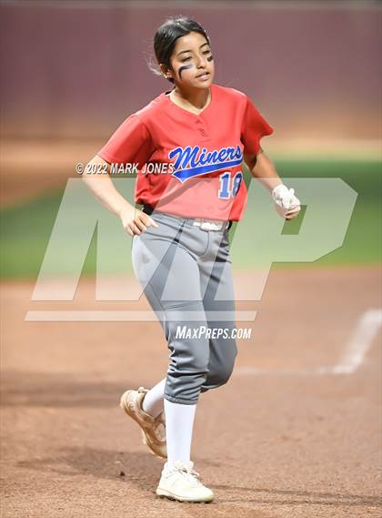 Thumbnail 2 in San Manuel vs. Superior (AIA 1A Final) photogallery.