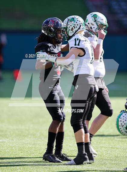 Thumbnail 2 in Southlake Carroll vs. Trinity (UIL Class 6A D1 Quarterfinals) photogallery.