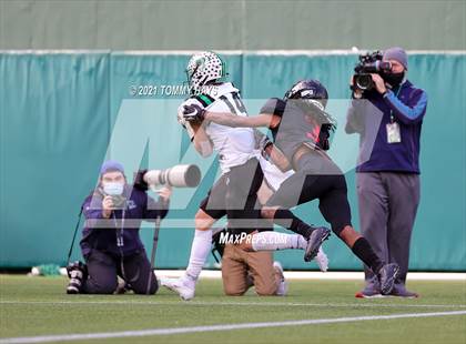 Thumbnail 2 in Southlake Carroll vs. Trinity (UIL Class 6A D1 Quarterfinals) photogallery.