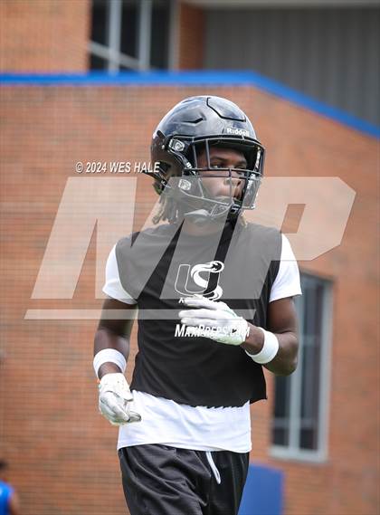 Thumbnail 3 in DeSoto Central vs Mills University Studies (U of Memphis 7v7) photogallery.