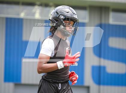 Thumbnail 3 in DeSoto Central vs Mills University Studies (U of Memphis 7v7) photogallery.